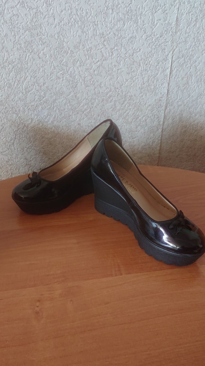 Туфлі жіночі, чорні 36 розмір