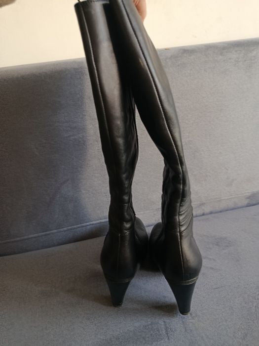 Чоботи високі осінь-зима шкіряні 39р на каблуку