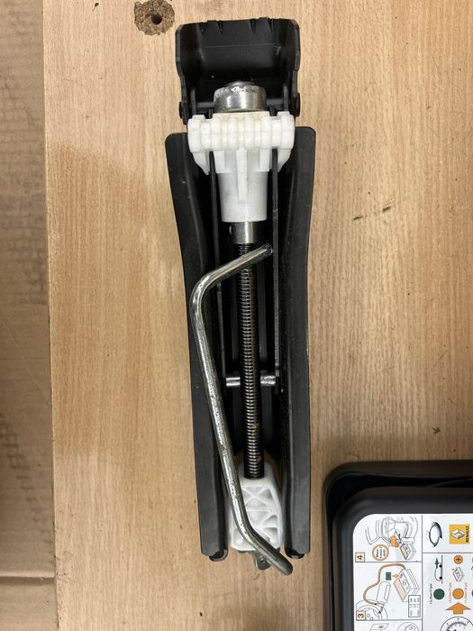 Домкрат Renault ZOE рено зое зоя