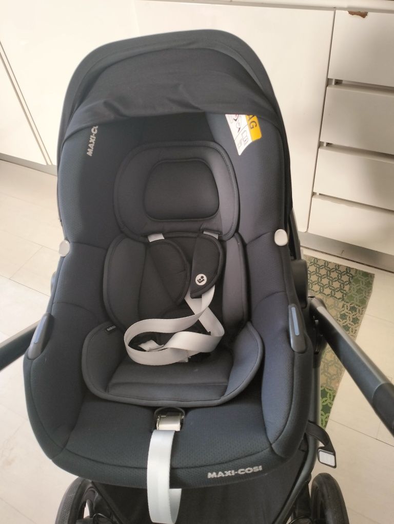 Vendo carrinho maxi cosi com bebê conforto