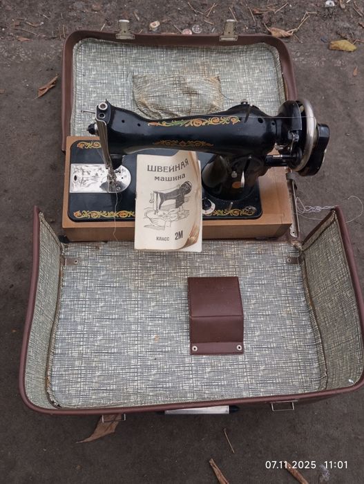 Продам швейную машину