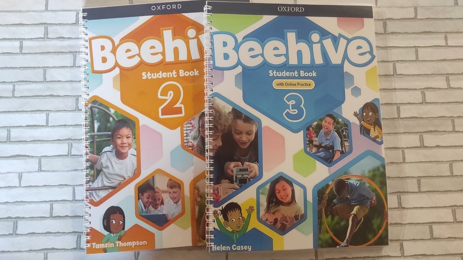Beehive всі частини