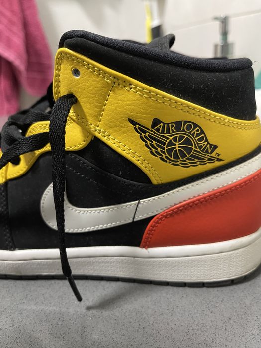 Jordan 1 mid Amarillo. 42,5