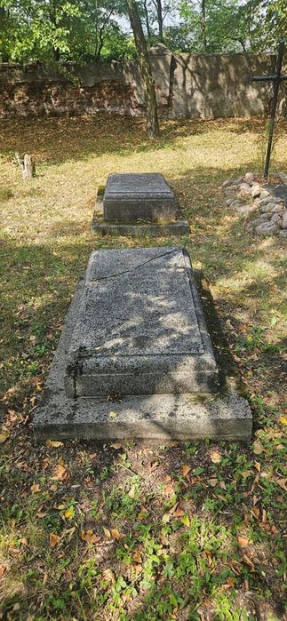 Sprzątanie nagrobków/Opieka