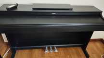 Piano Yamaha preto