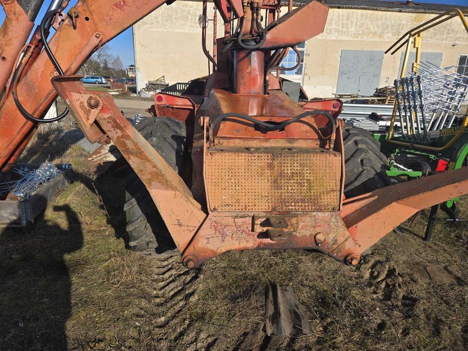 Wózek widłowy terenowy z hds