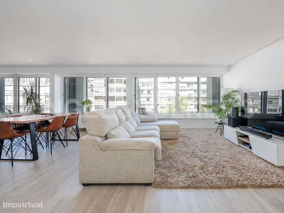 Luminoso T4+1 remodelado em Benfica