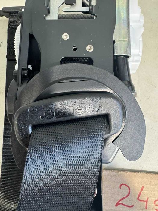 Pas bezpieczeństwa Mercedes Nowy