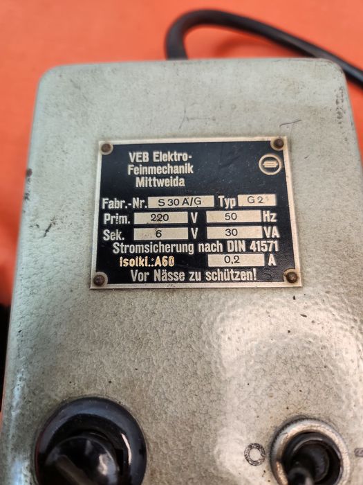 Przyrząd mierniczy do mikroskopu Carla Zeissa Jena.