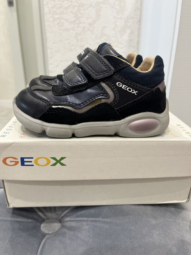 Geox кроссовки кожа+замш для девочки 24 р