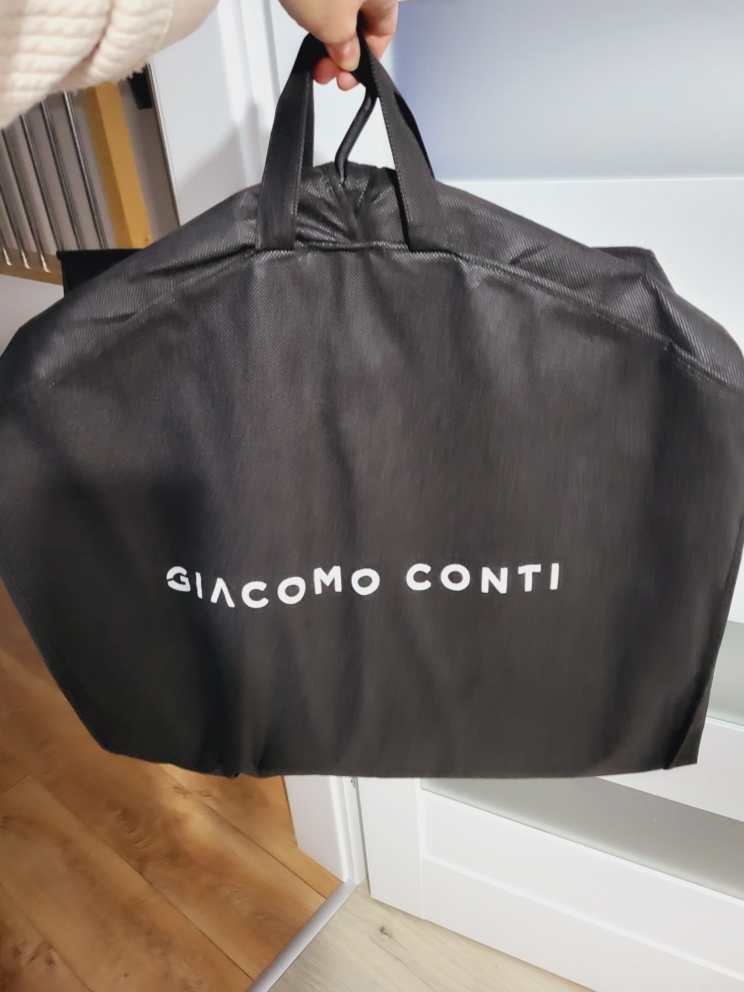 Garnitur ślubny elegancki granatowy giacomo conti rozmiar L 100% wełna
