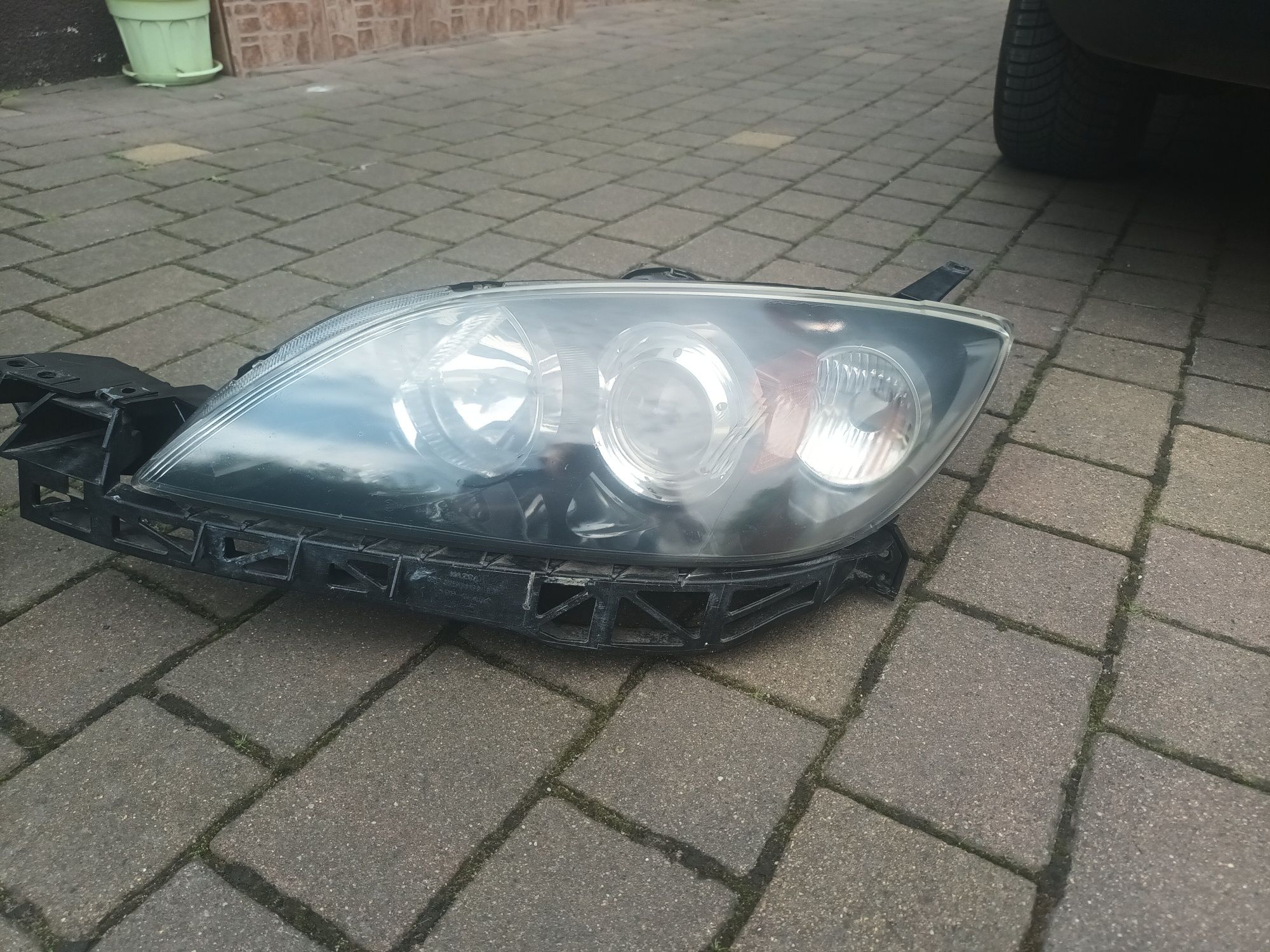 Reflektory (lampy) Mazda 3 BK 2006, hatchback, bardzo fajny stan.