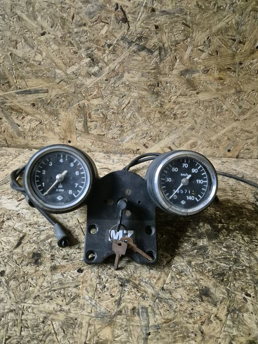 Pólka zegarów licznik obrotomierz stacyjka mz etz 250