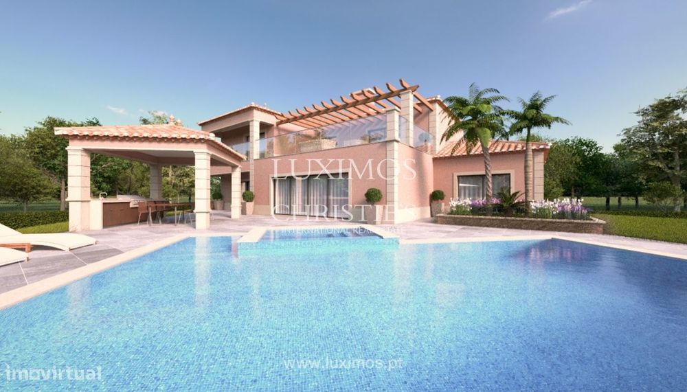 Moradia V4 com piscina, para venda em Portimão, Algarve