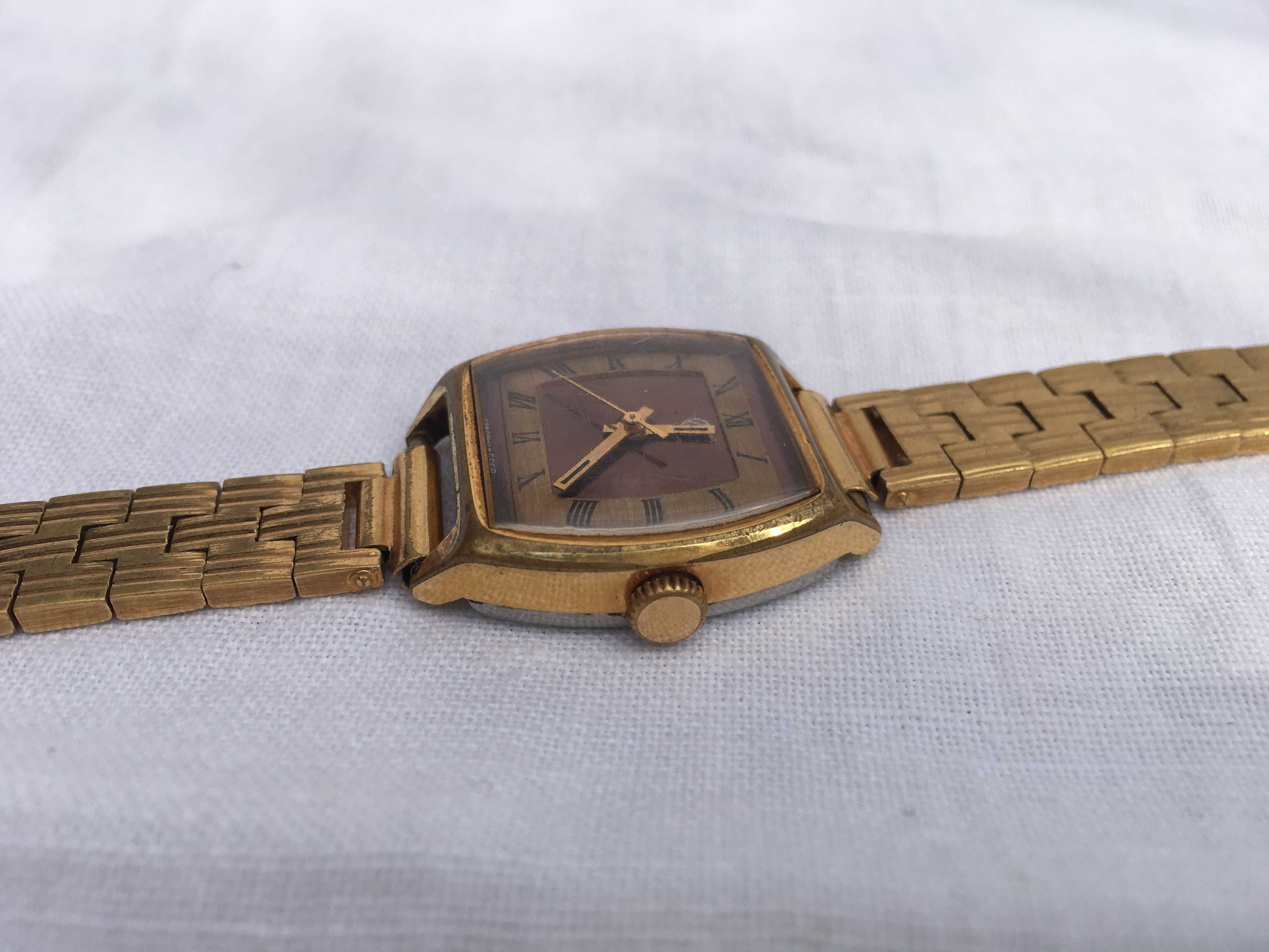 Часы позолоченные AU10 с позолоченным браслетом AU ZARIA, ЛУЧ