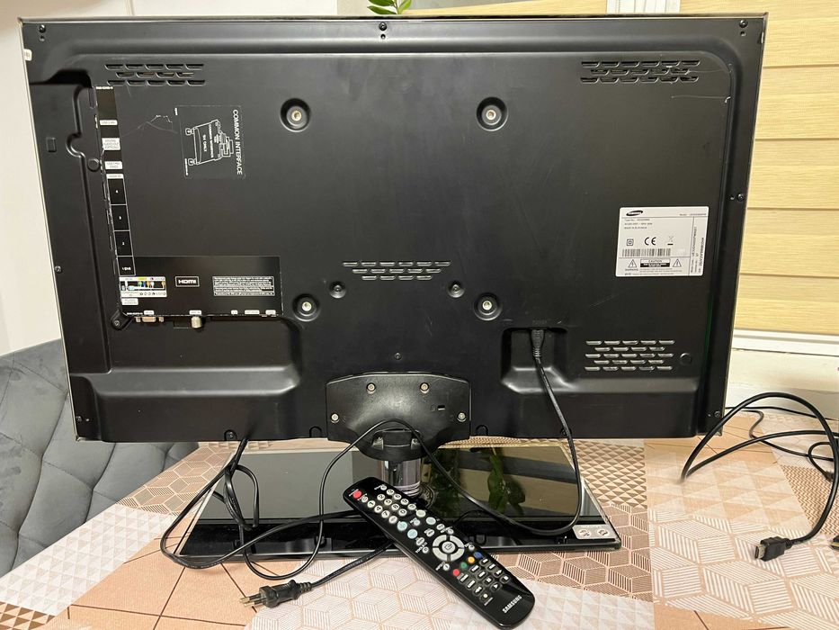Телевізор Samsung UE32D5000 з дефектом