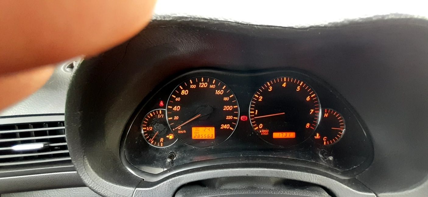Toyota Avensis 2004 r benzyna+ lpg
