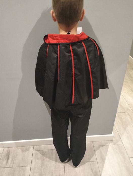 Strój Draculi rozm. 140 cm