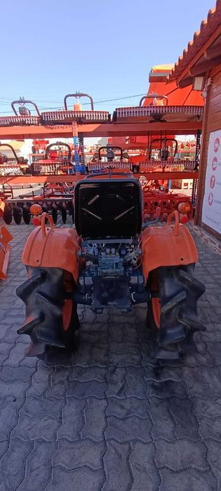 Campanha de Natal: Trator Kubota b7001 + 4 alfaias POUPE 1250€