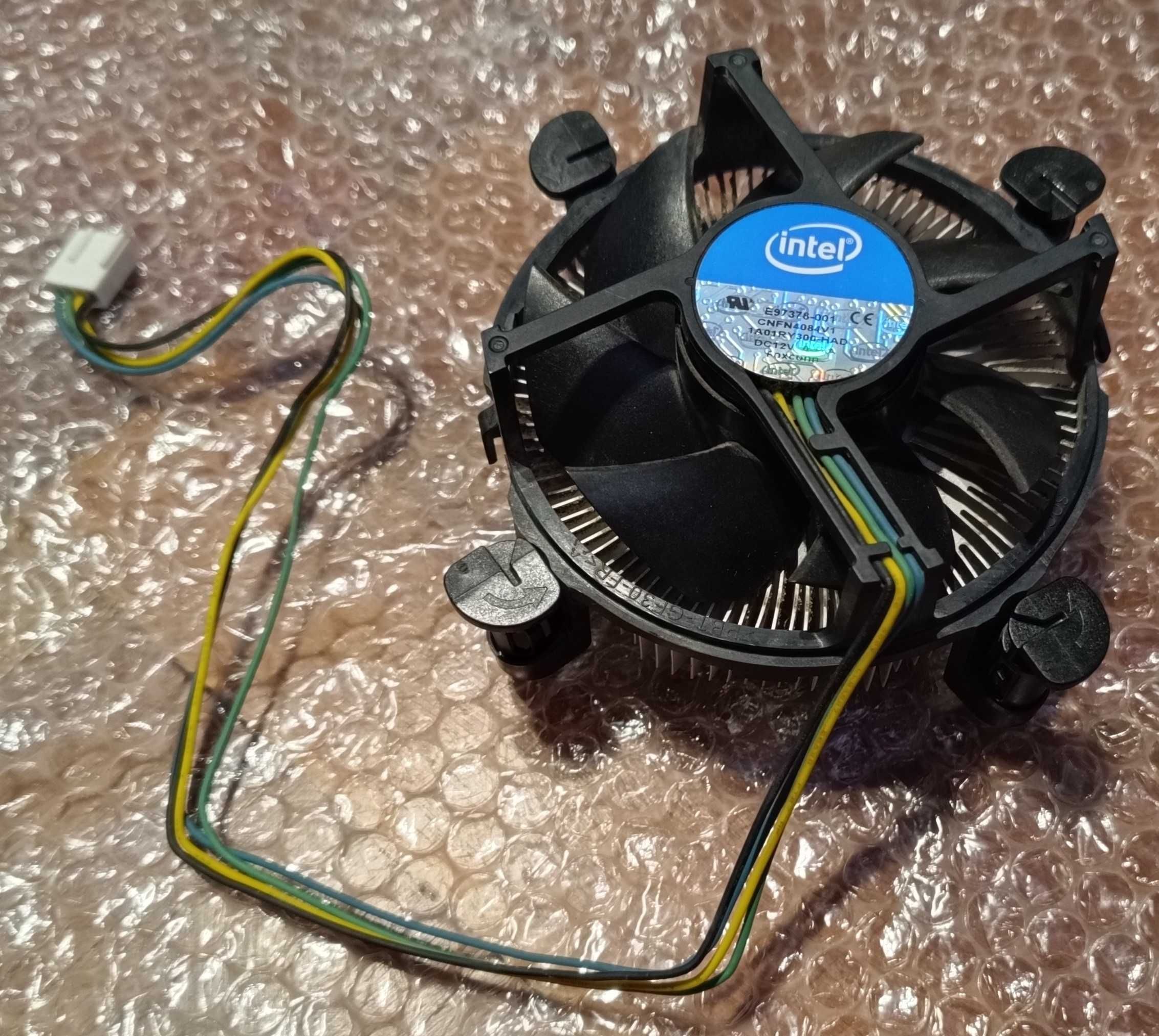 Процесор Intel i5-4570 3.20GHz (Socket 1150) та кулер Intel E97378-001