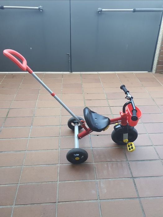 Triciclo Chico Ducati