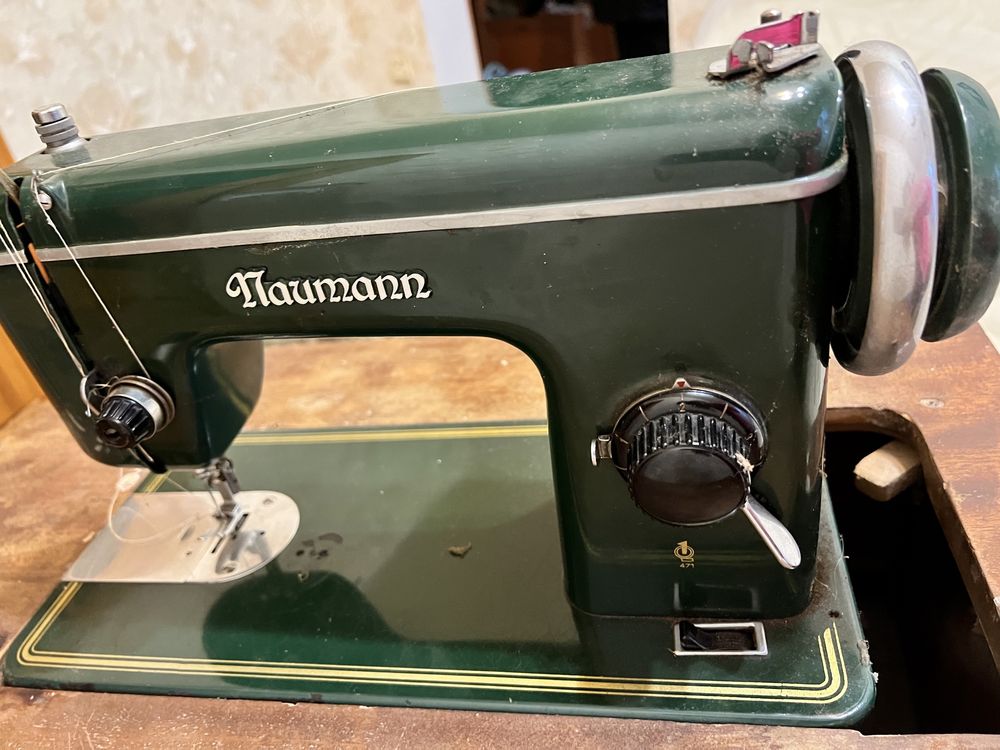 Немецкая Швейная машинка Naumann
