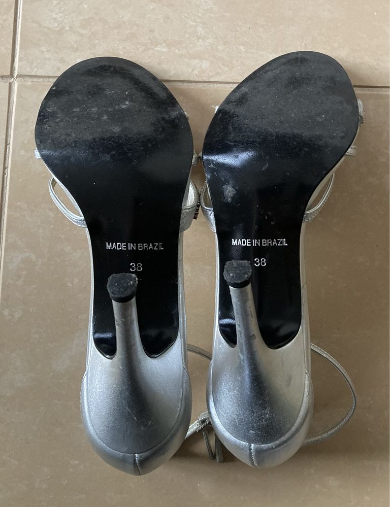Srebrne szpilki z kryształkami Schuh 38