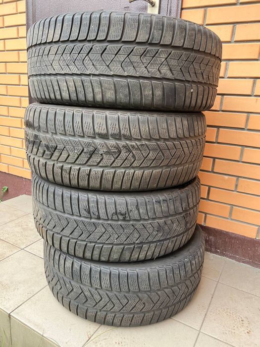Зимова гума PIRELLI 245/45 R19 (Київ)