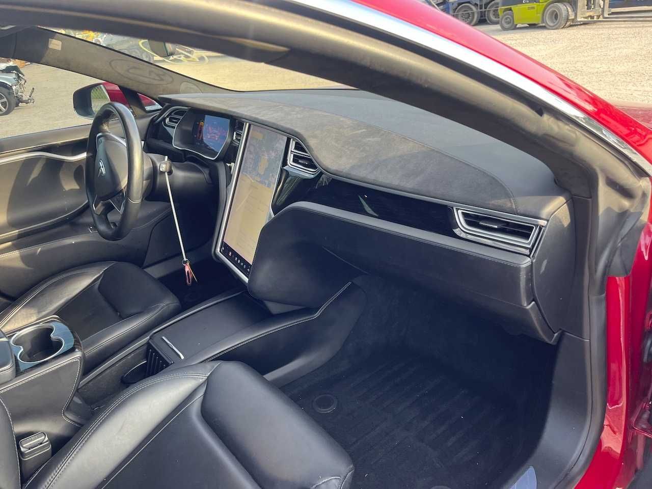 Салон Tesla S Тесла С рестайл, Tesla S Plaid