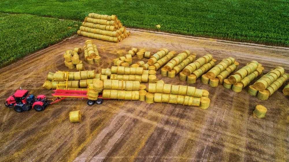 Przyczepa samozaładowcza do bel KOBZARENKO PT-24