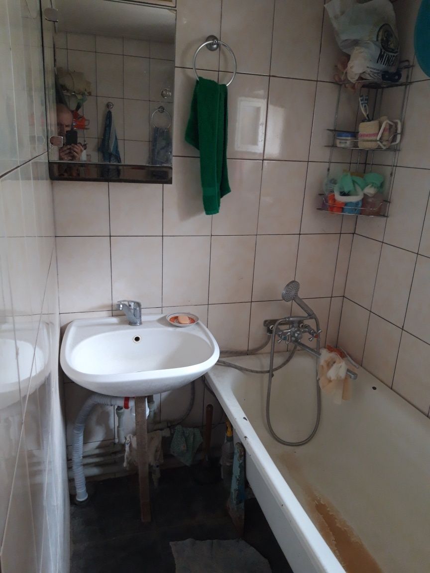 Продаётся домовладение, два дома, гараж, большой земельный участок