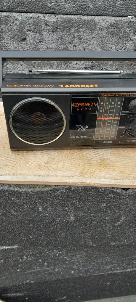 Radio Tola R-615