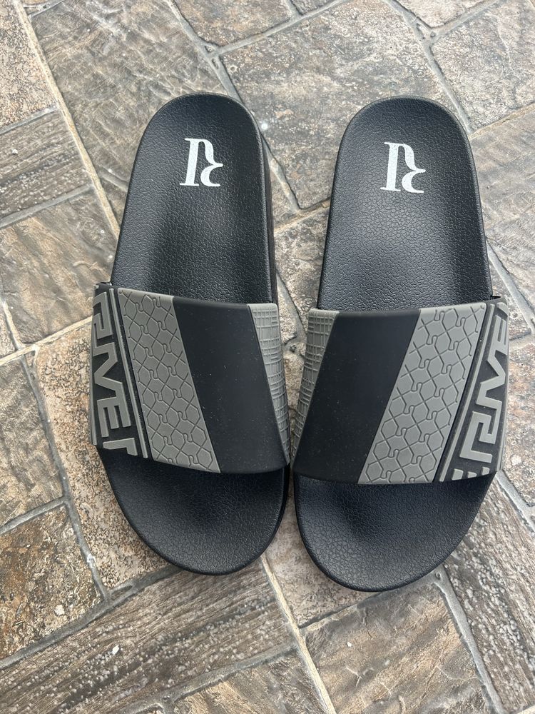 Шльопанці river island