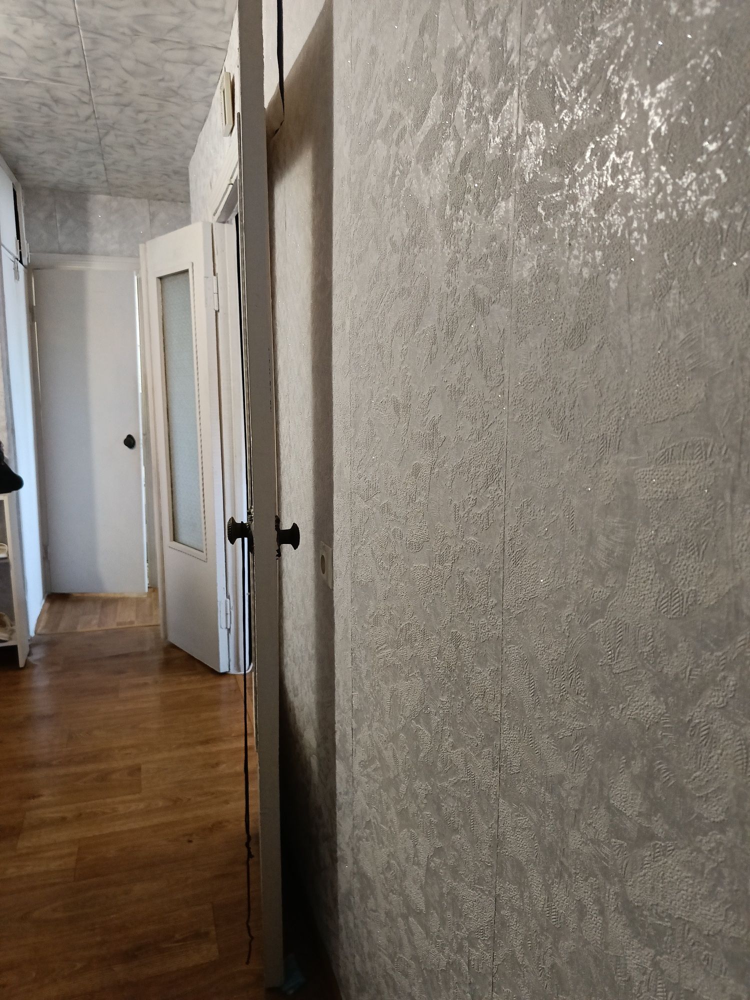 Продам 2 квартиру, частково  меблі, власна кладовка, вул.Г.Сталінграда