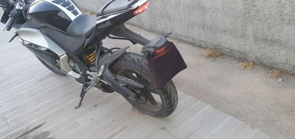 Yamaha YZF125R 125CC
