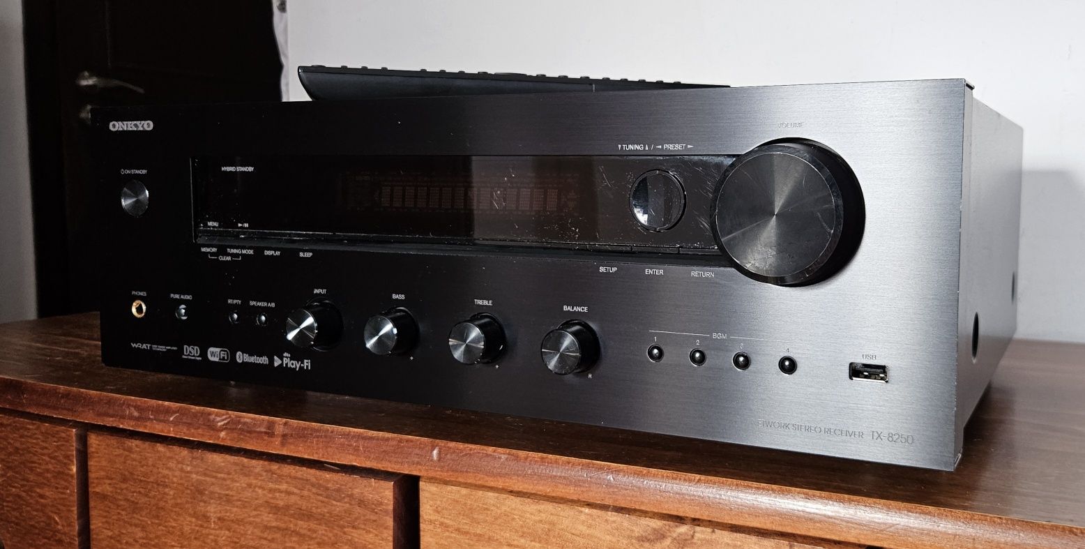 Amplituner sieciowy ONKYO TX-8250  (Spotify, Tidal, TuneIn)