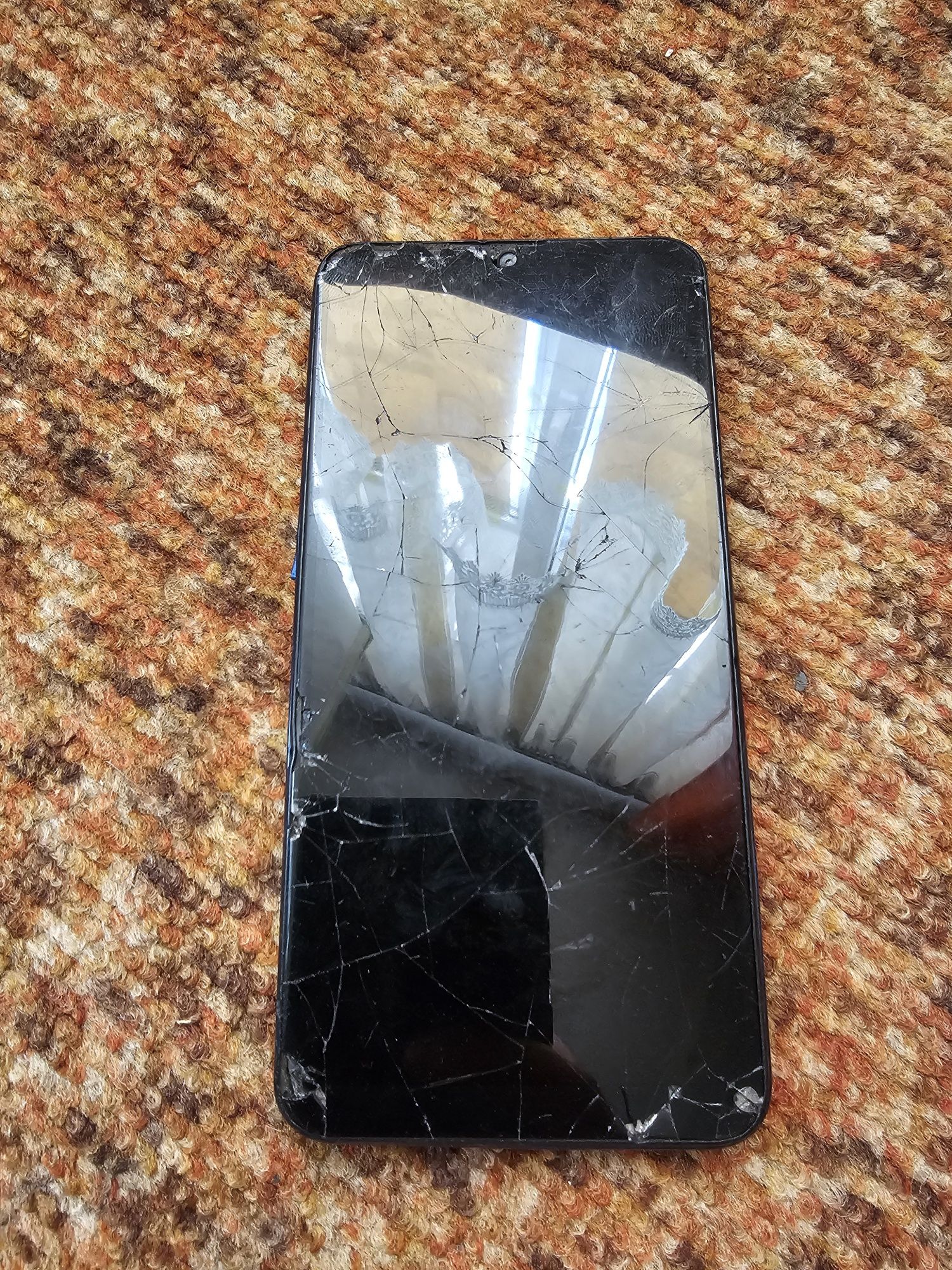 Продам samsung a10s 2/32