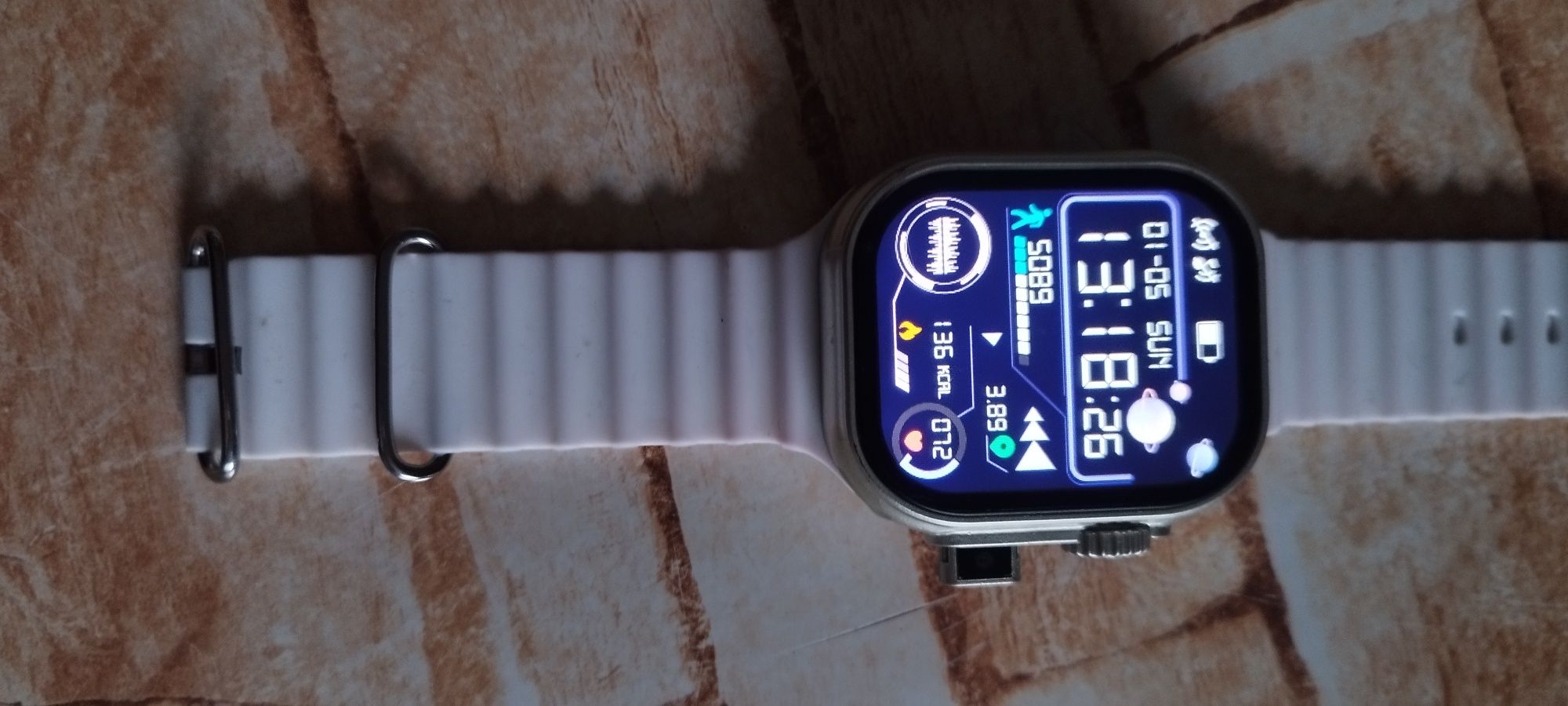 Smartwatch T83 Pro zl karta SIM 4G , bluetooth