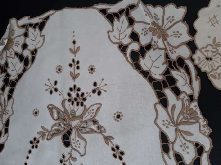 Toalha de mesa bordado glamour novo