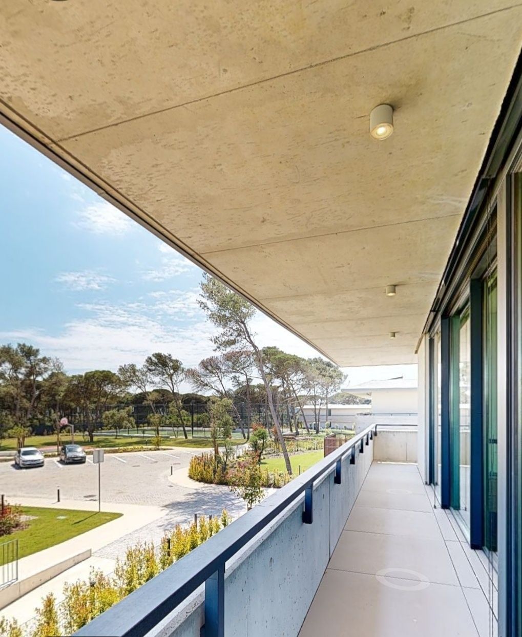 Moradia T4 com piscina e jardim privativo em Cascais