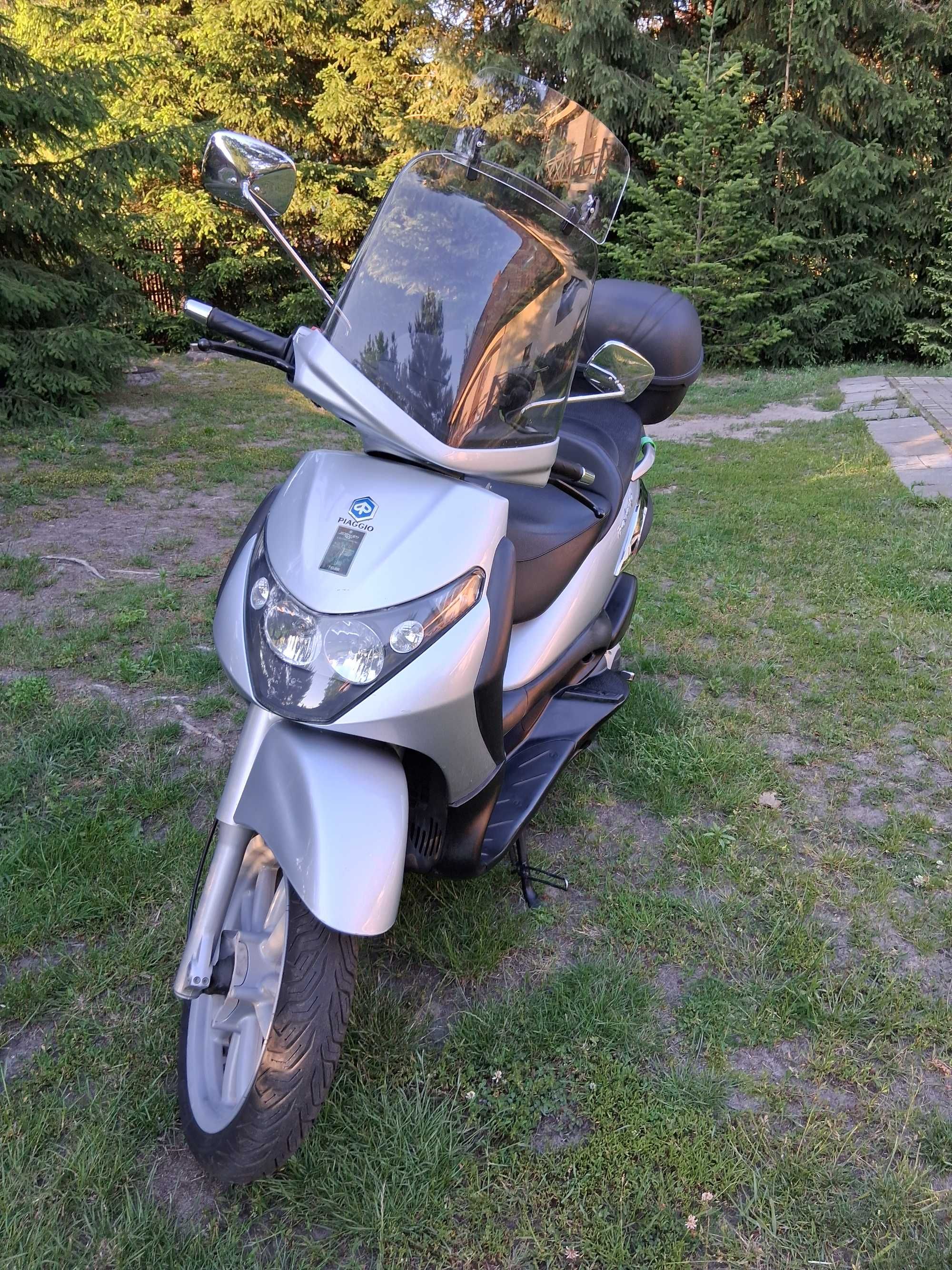 Skuter Piaggio Beverli 125/250