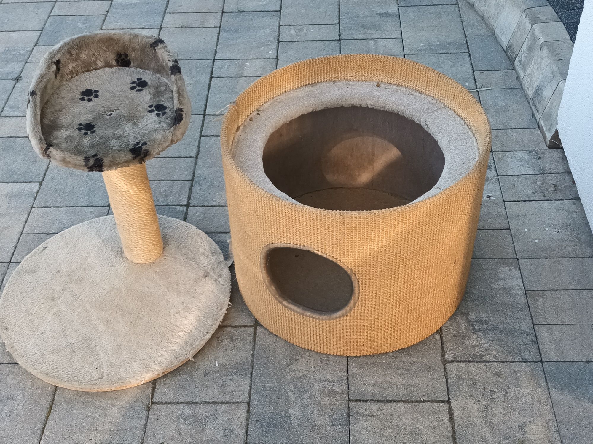 Drapak sznurkowy dla kota