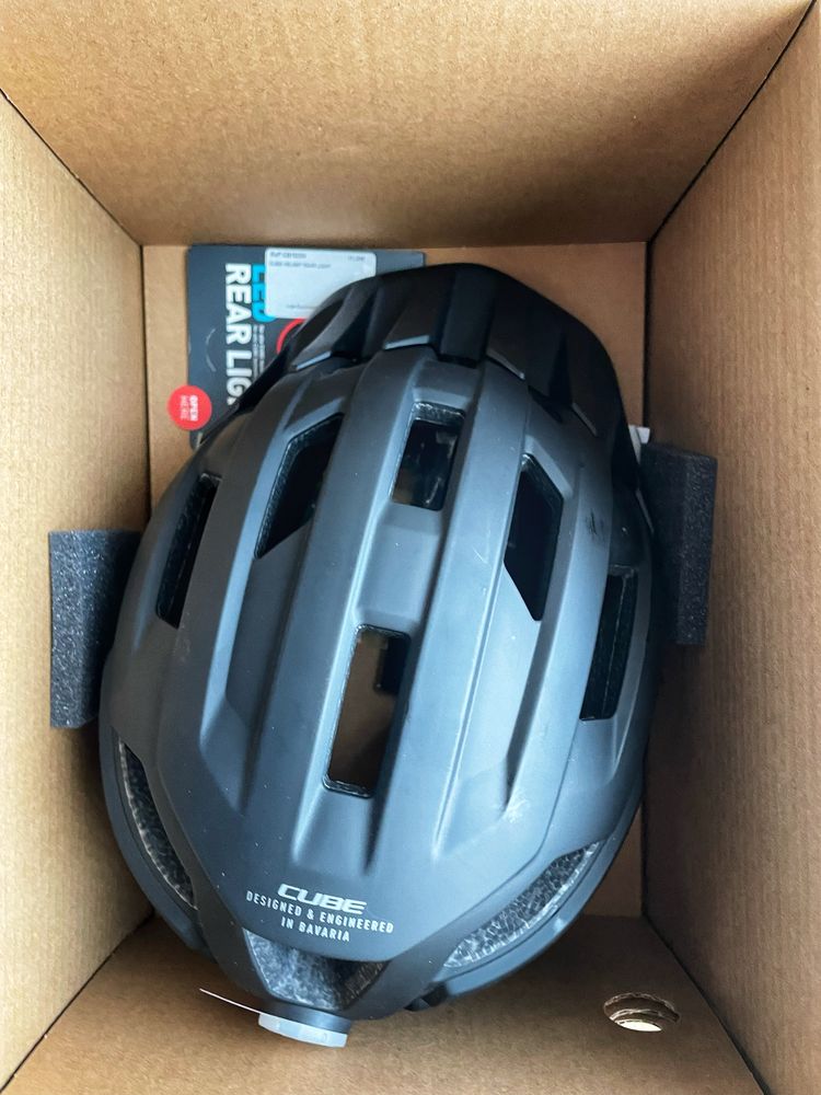 Capacete Bike Cube tamanho M preto NOVO (52-57cm)
