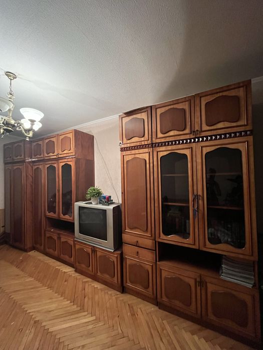 Шафа, стінка для вітальні