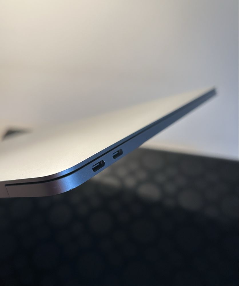 Macbook Pro 13" I7 16 Gb RAM 500 SSD