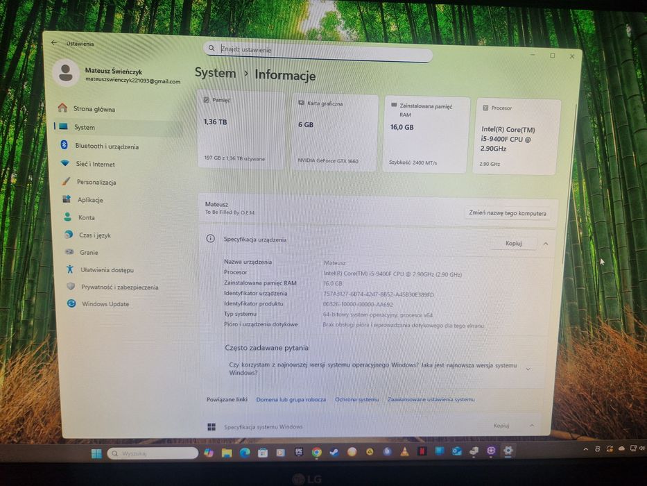 Komputer PC z Windowsem 11 Home i Monitorem LG HD 24 cale