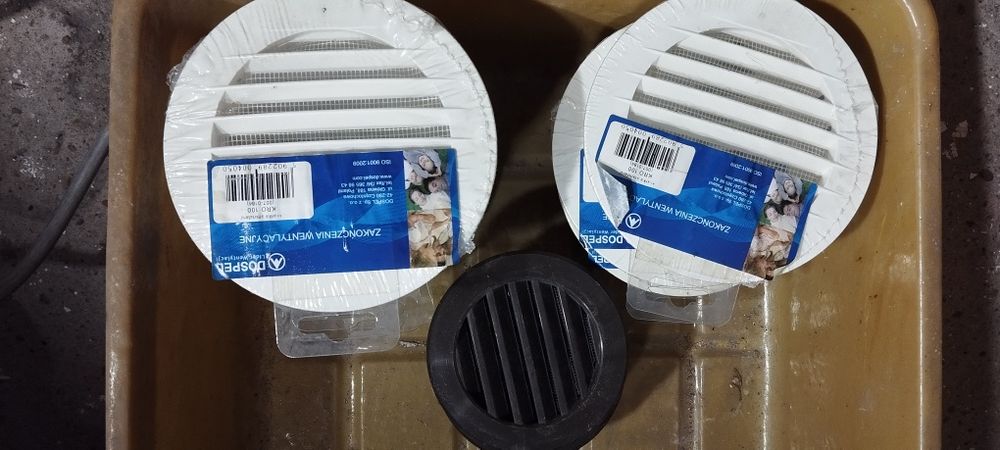 Oddam za darmo kratka wentylacyjna, okrągła, biała, brązowa