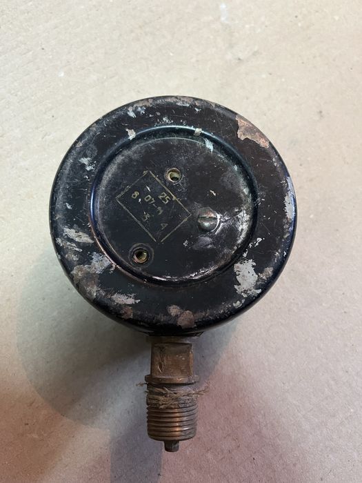 Манометр МТП-100 — технічний прилад для вимірювання тиску СРСР 1984