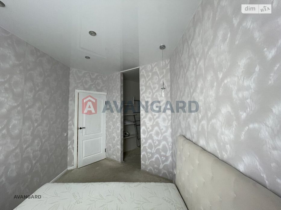 Простора квартира в Агрономічному