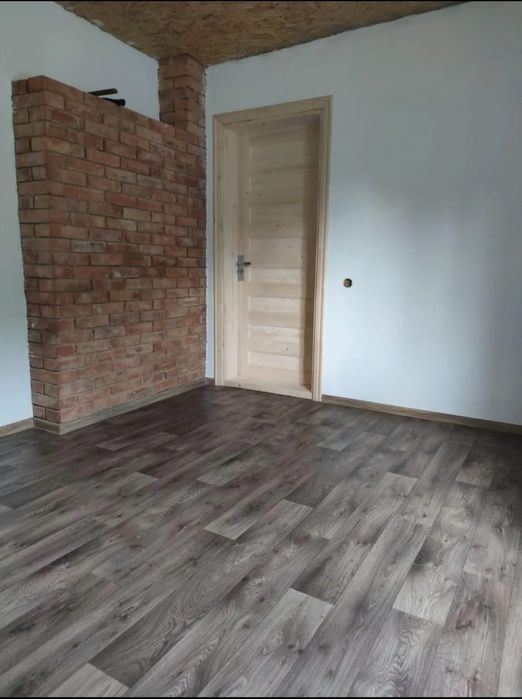 Продам будинок,в карпатах з озером,лісом навколо природа)